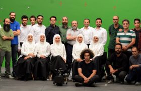 پشت صحنه‌ی نماهنگ خاک مهرآیین