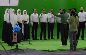 پشت صحنه‌ی نماهنگ خاک مهرآیین